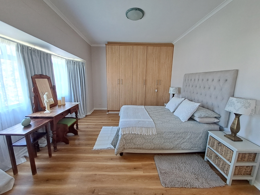 6 Bedroom Property for Sale in Greenways Golf Estate Western Cape